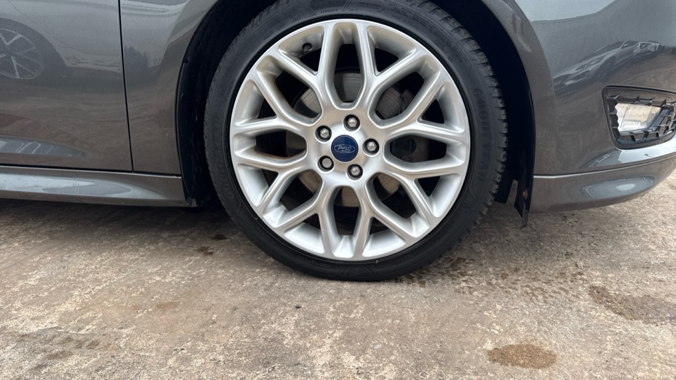 Ford Focus 1.5 EcoBoost ST-Line 5dr Petrol Hatchback - Image 37