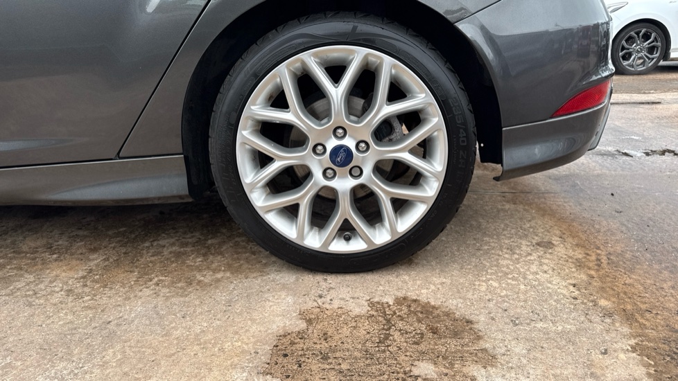Ford Focus 1.5 EcoBoost ST-Line 5dr Petrol Hatchback - Image 39