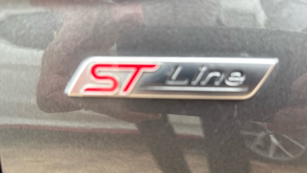 Ford Focus 1.5 EcoBoost ST-Line 5dr Petrol Hatchback - Image 41