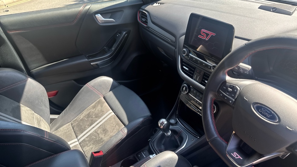 Ford Puma ST 1.5 EcoBoost ST 5dr Petrol Hatchback - Image 14