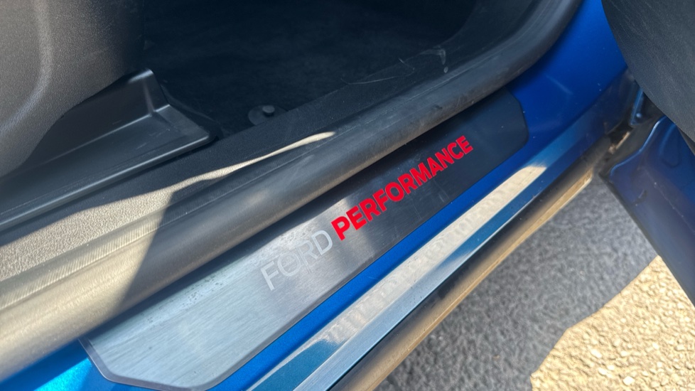 Ford Puma ST 1.5 EcoBoost ST 5dr Petrol Hatchback - Image 38