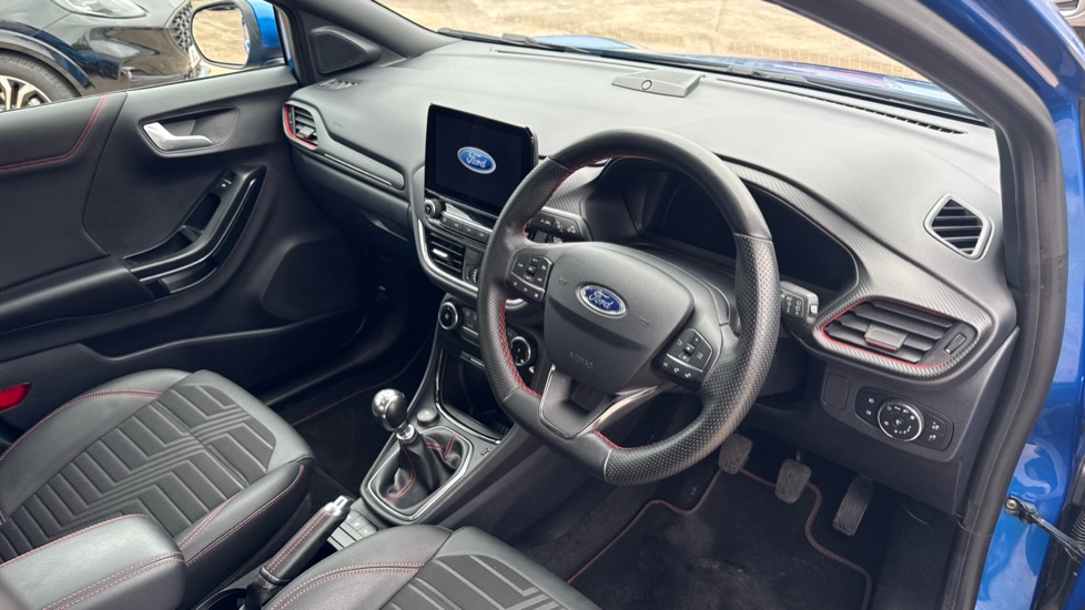 Ford Puma 1.0 EcoBoost Hybrid mHEV ST-Line X 5dr Petrol Hatchback - Image 11