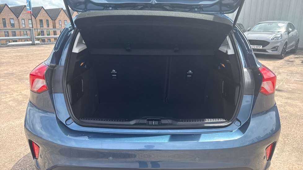 Ford Focus 1.0 EcoBoost 100 Zetec 5dr Petrol Hatchback - Image 4