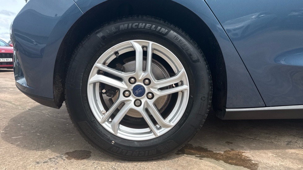 Ford Focus 1.0 EcoBoost 100 Zetec 5dr Petrol Hatchback - Image 7