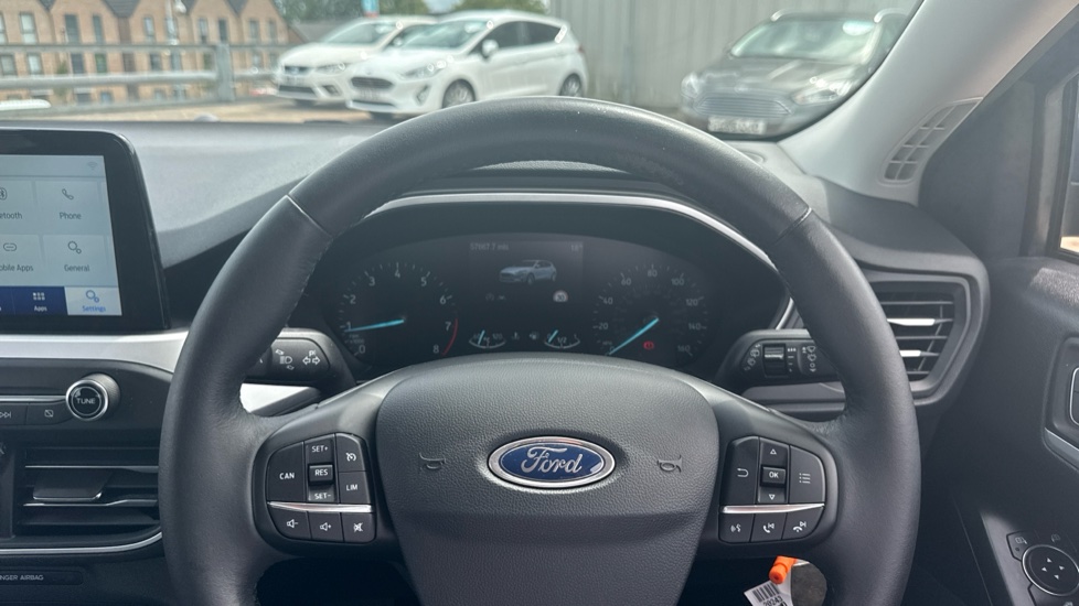 Ford Focus 1.0 EcoBoost 100 Zetec 5dr Petrol Hatchback - Image 17