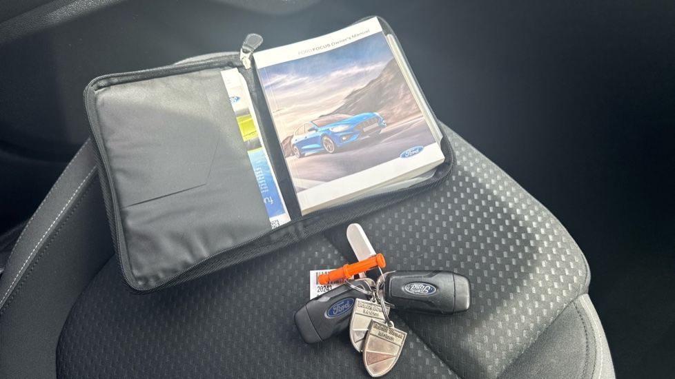Ford Focus 1.0 EcoBoost 100 Zetec 5dr Petrol Hatchback - Image 19