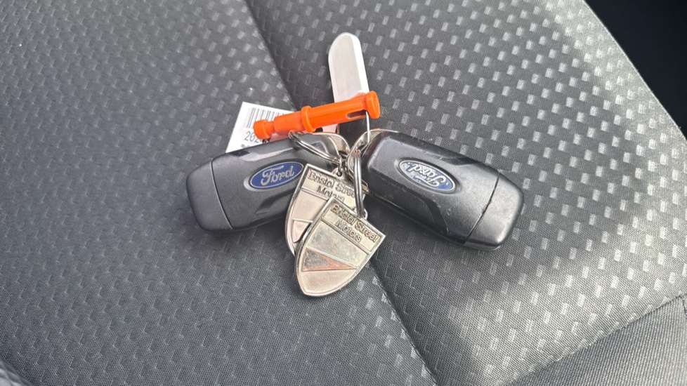 Ford Focus 1.0 EcoBoost 100 Zetec 5dr Petrol Hatchback - Image 20
