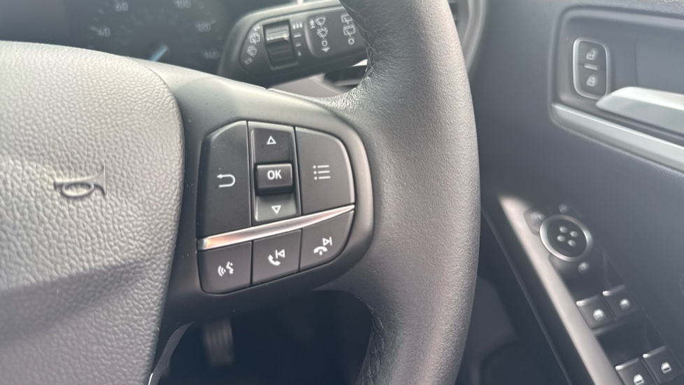 Ford Focus 1.0 EcoBoost 100 Zetec 5dr Petrol Hatchback - Image 25