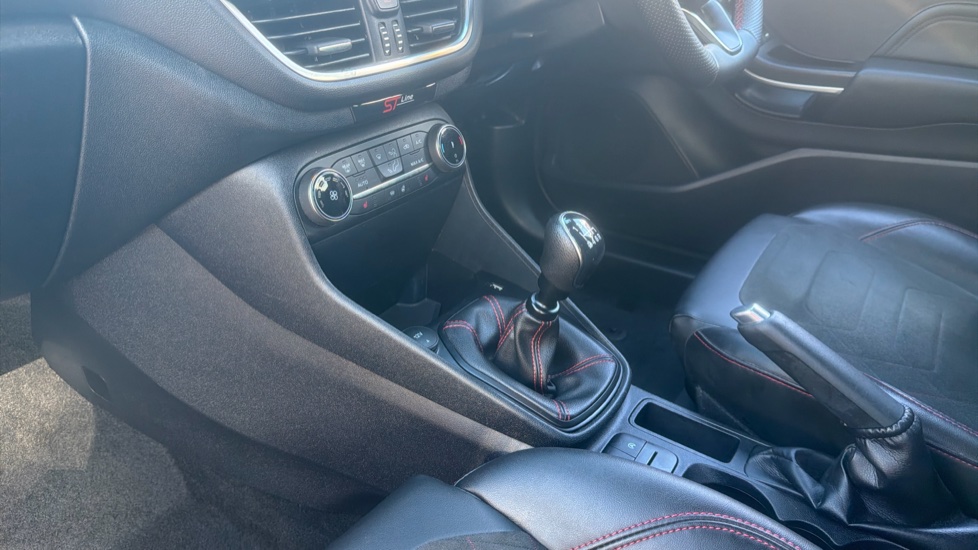 Ford Fiesta 1.0 EcoBoost Hybrid mHEV 125 ST-Line X 5dr Petrol Hatchback - Image 13
