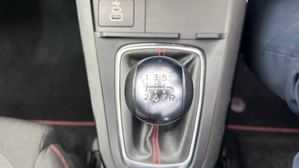 Ford Puma 1.0 EcoBoost Hybrid mHEV ST-Line 5dr Petrol Hatchback - Image 27