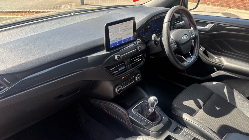 Ford Focus 1.0 EcoBoost Hybrid mHEV 125 ST-Line X Edition 5dr Petrol Hatchback - Image 9