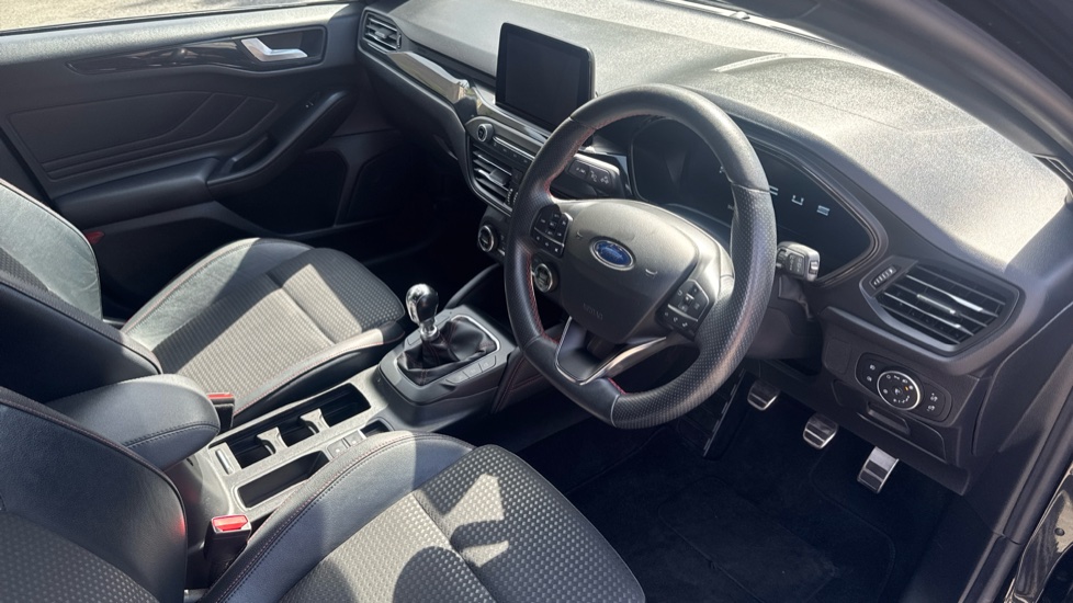 Ford Focus 1.0 EcoBoost Hybrid mHEV 125 ST-Line X Edition 5dr Petrol Hatchback - Image 11