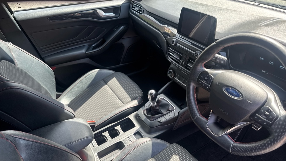 Ford Focus 1.0 EcoBoost Hybrid mHEV 125 ST-Line X Edition 5dr Petrol Hatchback - Image 14
