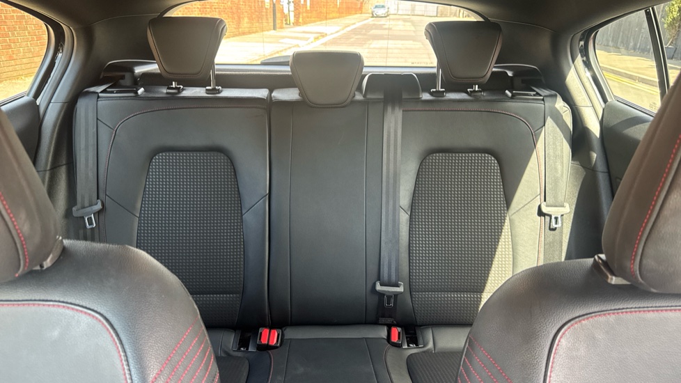 Ford Focus 1.0 EcoBoost Hybrid mHEV 125 ST-Line X Edition 5dr Petrol Hatchback - Image 15