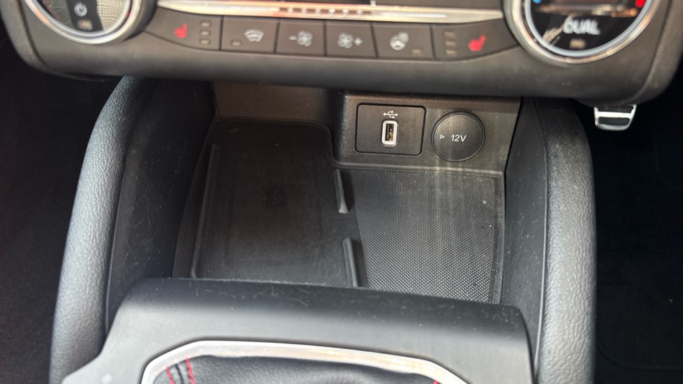 Ford Focus 1.0 EcoBoost Hybrid mHEV 125 ST-Line X Edition 5dr Petrol Hatchback - Image 27