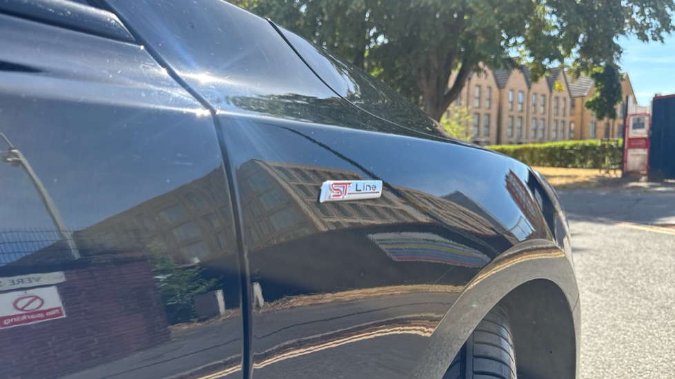 Ford Focus 1.0 EcoBoost Hybrid mHEV 125 ST-Line X Edition 5dr Petrol Hatchback - Image 36