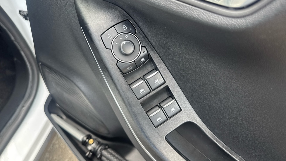 Ford Puma 1.0 EcoBoost Hybrid mHEV ST-Line 5dr Petrol Hatchback - Image 26