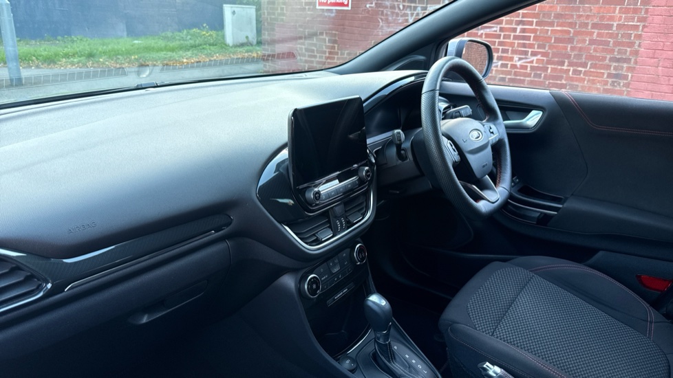 Ford Puma 1.0 EcoBoost Hybrid mHEV ST-Line 5dr DCT Petrol Hatchback - Image 9