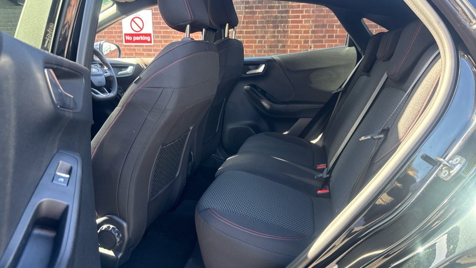 Ford Puma 1.0 EcoBoost Hybrid mHEV ST-Line 5dr DCT Petrol Hatchback - Image 16