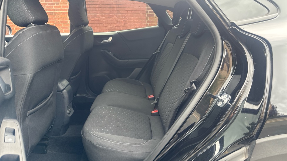 Ford Puma 1.0 EcoBoost Hybrid mHEV Titanium 5dr Petrol Hatchback - Image 16