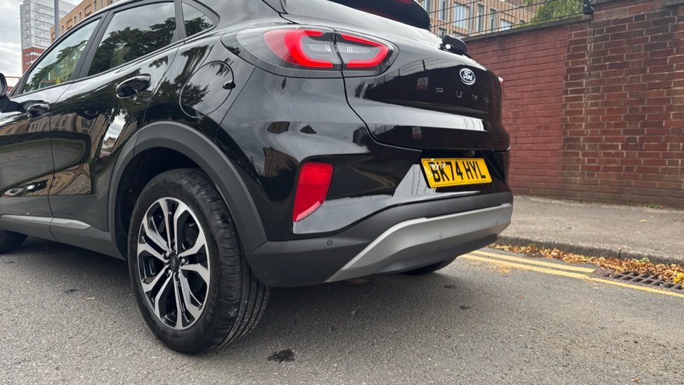Ford Puma 1.0 EcoBoost Hybrid mHEV Titanium 5dr Petrol Hatchback - Image 33