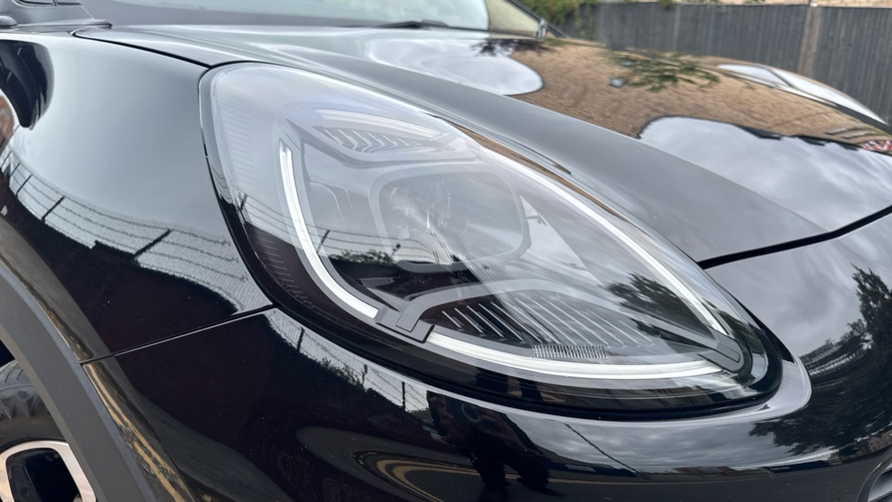 Ford Puma 1.0 EcoBoost Hybrid mHEV Titanium 5dr Petrol Hatchback - Image 39