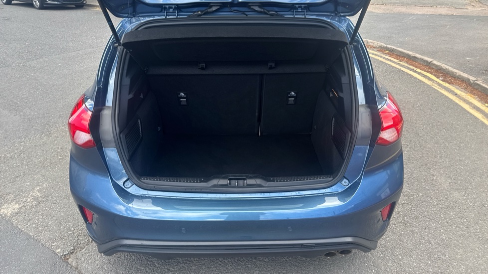 Ford Focus 1.5 EcoBoost 182 ST-Line X 5dr Petrol Hatchback - Image 4
