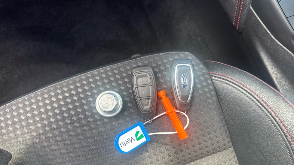 Ford Focus 1.5 EcoBoost 182 ST-Line X 5dr Petrol Hatchback - Image 19