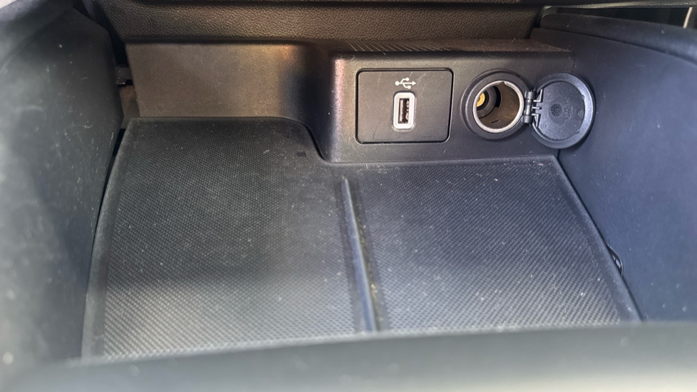 Ford Focus 1.5 EcoBoost 182 ST-Line X 5dr Petrol Hatchback - Image 25