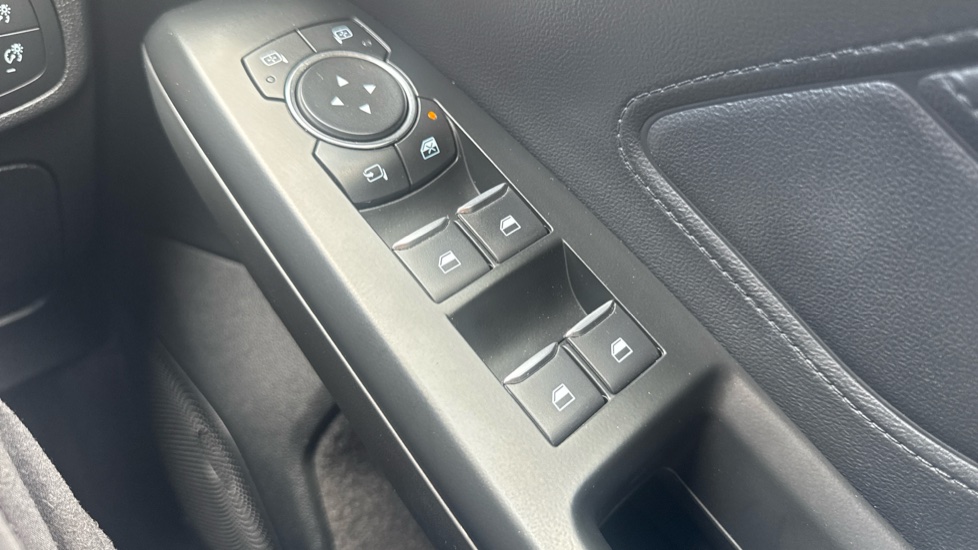 Ford Focus 1.5 EcoBoost 182 ST-Line X 5dr Petrol Hatchback - Image 31