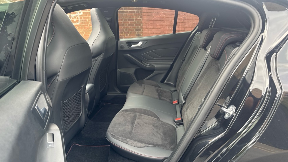 Ford Focus ST 2.3 EcoBoost ST 5dr Auto Petrol Hatchback - Image 16