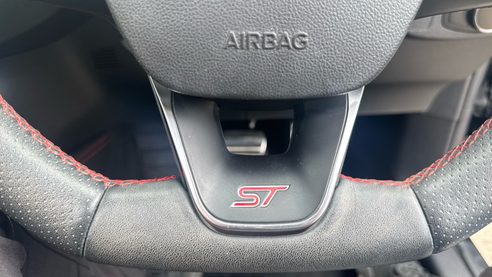 Ford Focus ST 2.3 EcoBoost ST 5dr Auto Petrol Hatchback - Image 23