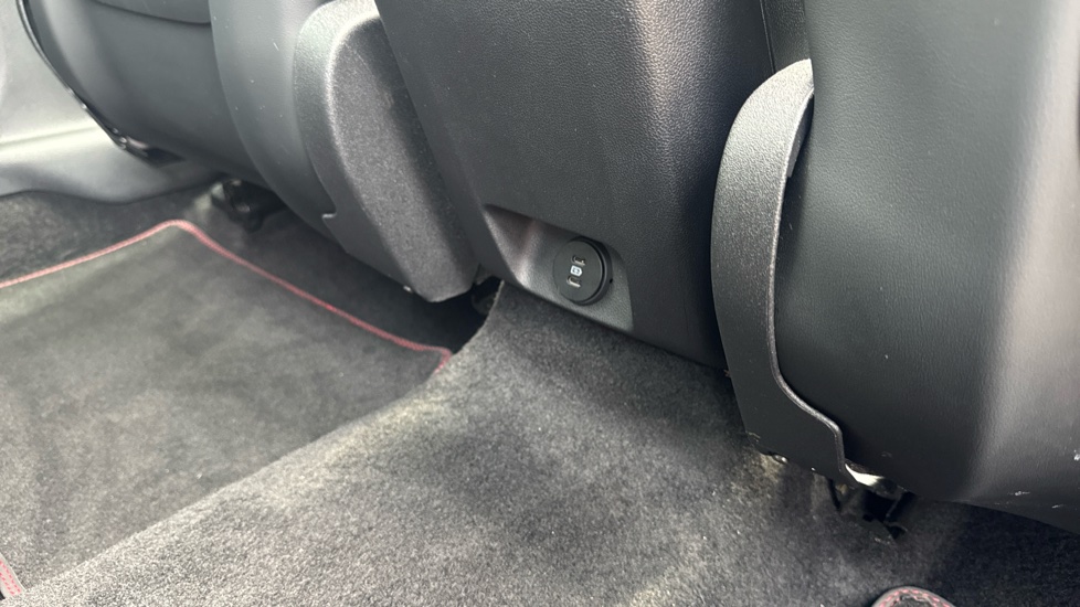 Ford Focus ST 2.3 EcoBoost ST 5dr Auto Petrol Hatchback - Image 36