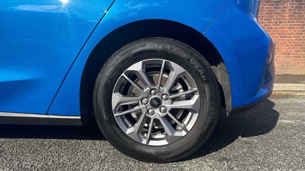Ford Focus 1.0 EcoBoost Hybrid mHEV Titanium 5dr Auto Petrol Hatchback - Image 7
