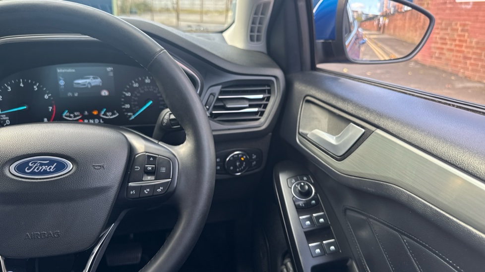 Ford Focus 1.0 EcoBoost Hybrid mHEV Titanium 5dr Auto Petrol Hatchback - Image 38