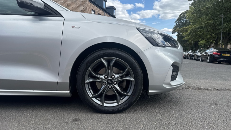 Ford Focus 1.0 EcoBoost 125 ST-Line 5dr Petrol Hatchback - Image 7
