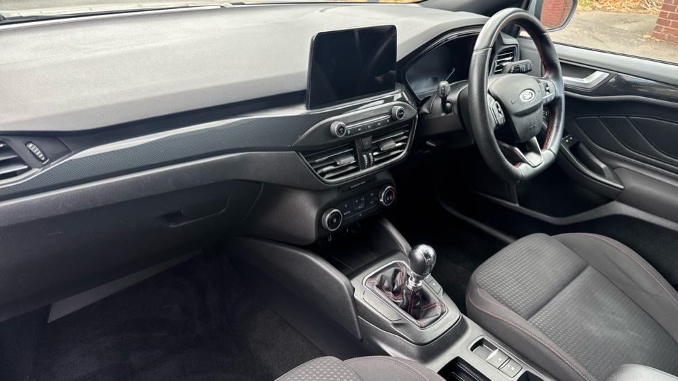 Ford Focus 1.0 EcoBoost 125 ST-Line 5dr Petrol Hatchback - Image 9