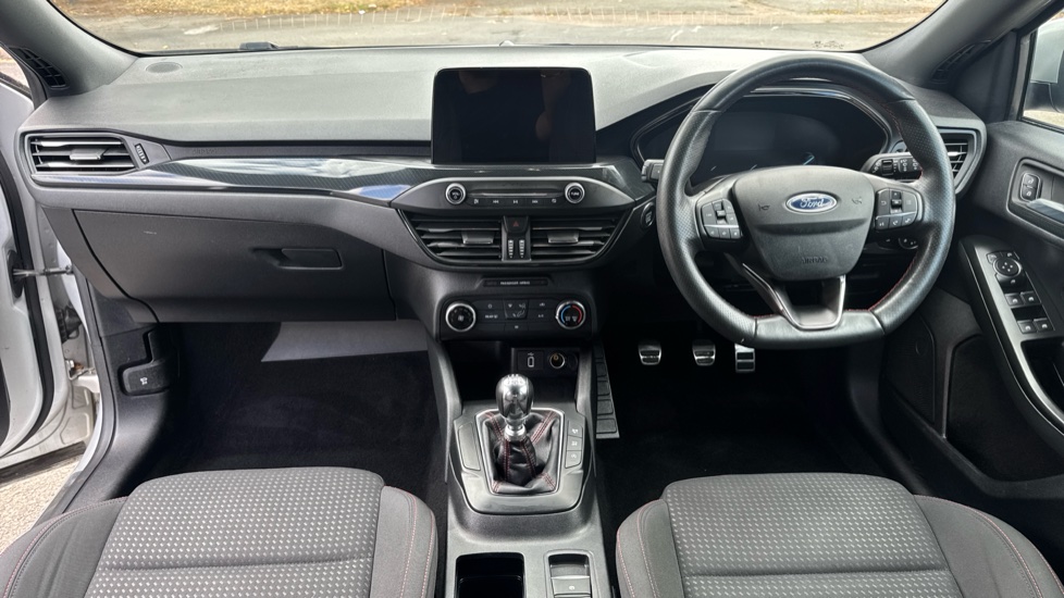 Ford Focus 1.0 EcoBoost 125 ST-Line 5dr Petrol Hatchback - Image 10