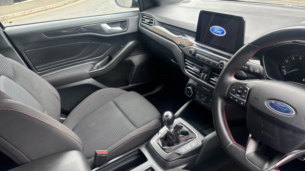 Ford Focus 1.0 EcoBoost 125 ST-Line 5dr Petrol Hatchback - Image 14
