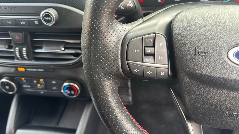 Ford Focus 1.0 EcoBoost 125 ST-Line 5dr Petrol Hatchback - Image 21