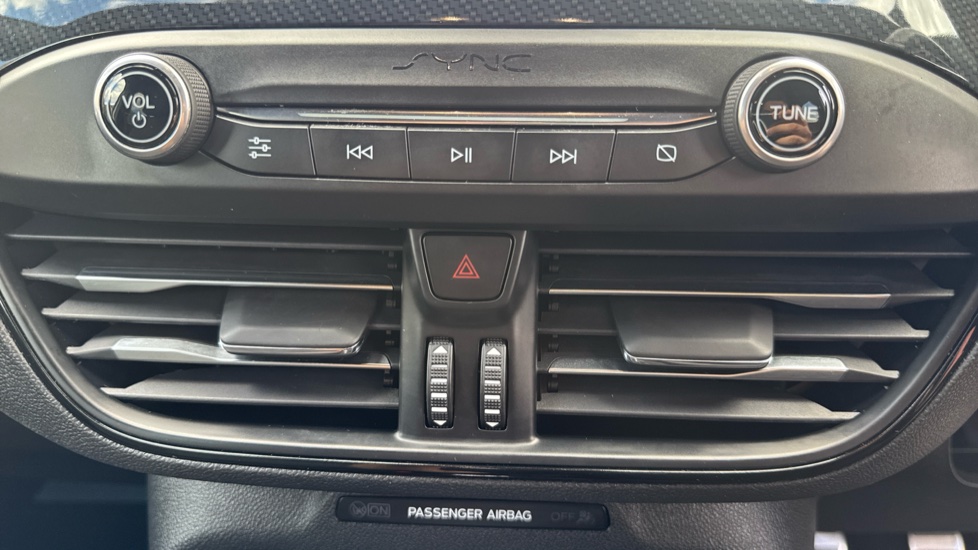 Ford Focus 1.0 EcoBoost 125 ST-Line 5dr Petrol Hatchback - Image 26