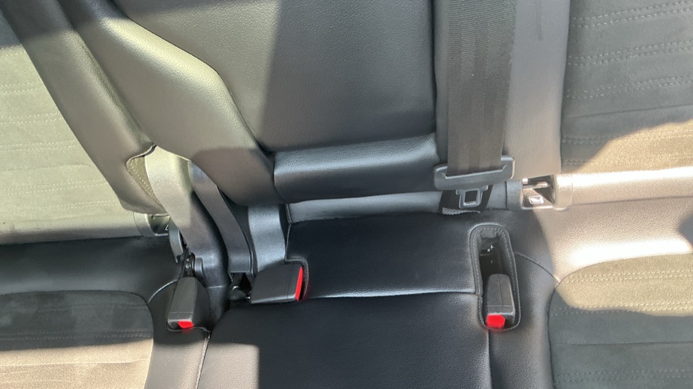 Ford Kuga 2.5 PHEV ST-Line X Edition 5dr CVT Estate - Image 17