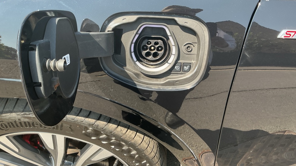 Ford Kuga 2.5 PHEV ST-Line X Edition 5dr CVT Estate - Image 28