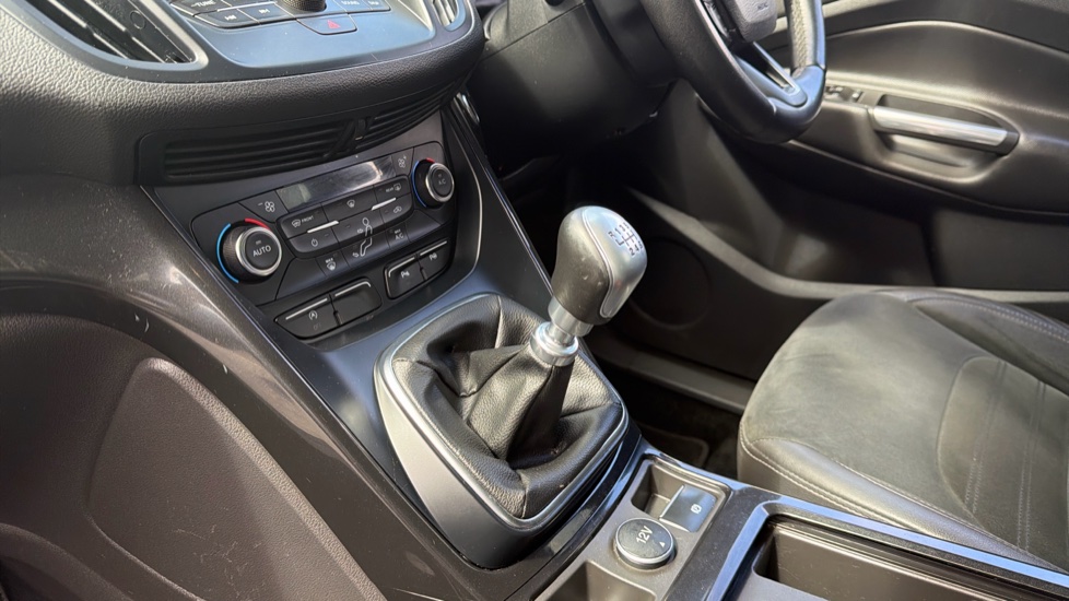 Ford Kuga 1.5 TDCi ST-Line 5dr 2WD Diesel Estate - Image 13