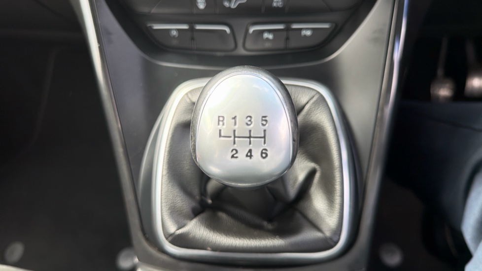 Ford Kuga 1.5 TDCi ST-Line 5dr 2WD Diesel Estate - Image 24