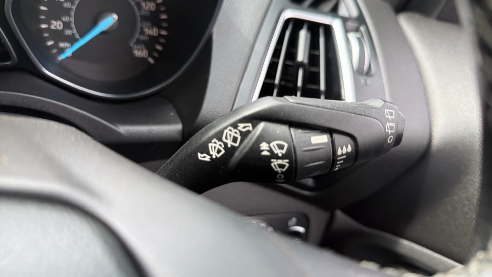 Ford Kuga 1.5 TDCi ST-Line 5dr 2WD Diesel Estate - Image 35