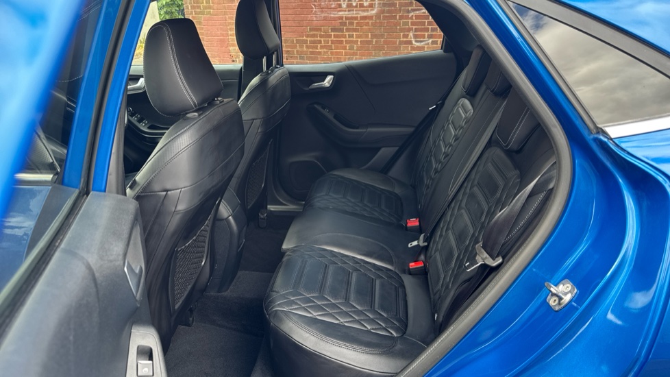 Ford Puma 1.0 EcoBoost Hybrid mHEV ST-Line Vignale 5dr Petrol Hatchback - Image 16