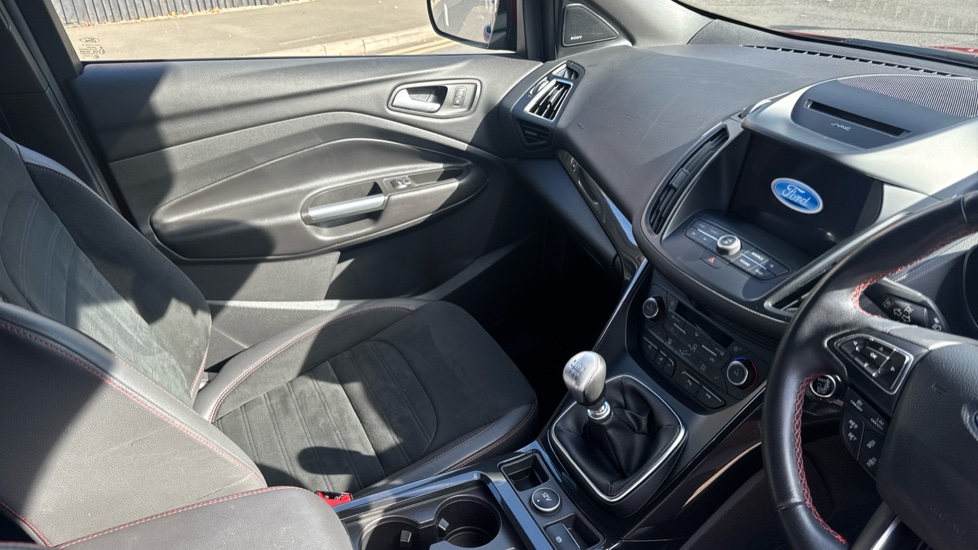Ford Kuga 2.0 TDCi 180 ST-Line X 5dr Diesel Estate - Image 14
