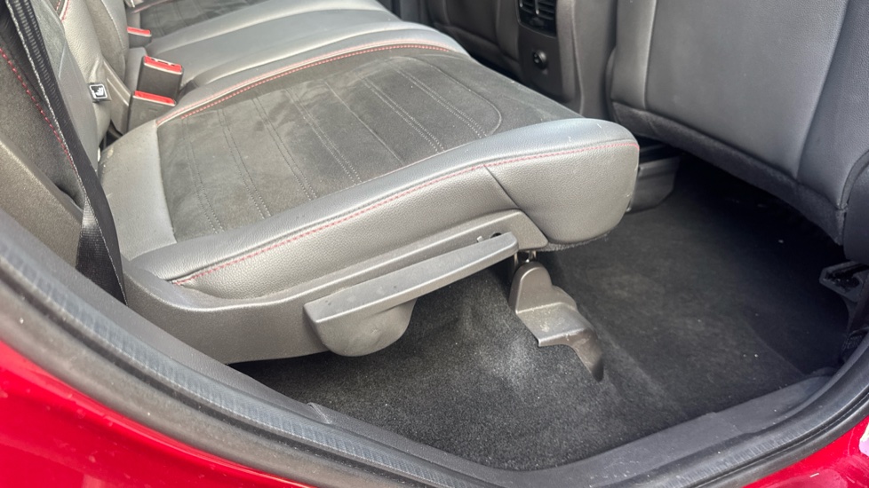 Ford Kuga 2.0 TDCi 180 ST-Line X 5dr Diesel Estate - Image 31