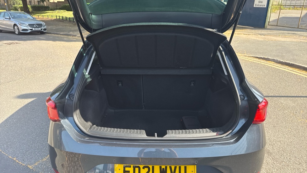SEAT Leon 1.0 TSI EVO SE Dynamic 5dr Petrol Hatchback - Image 4